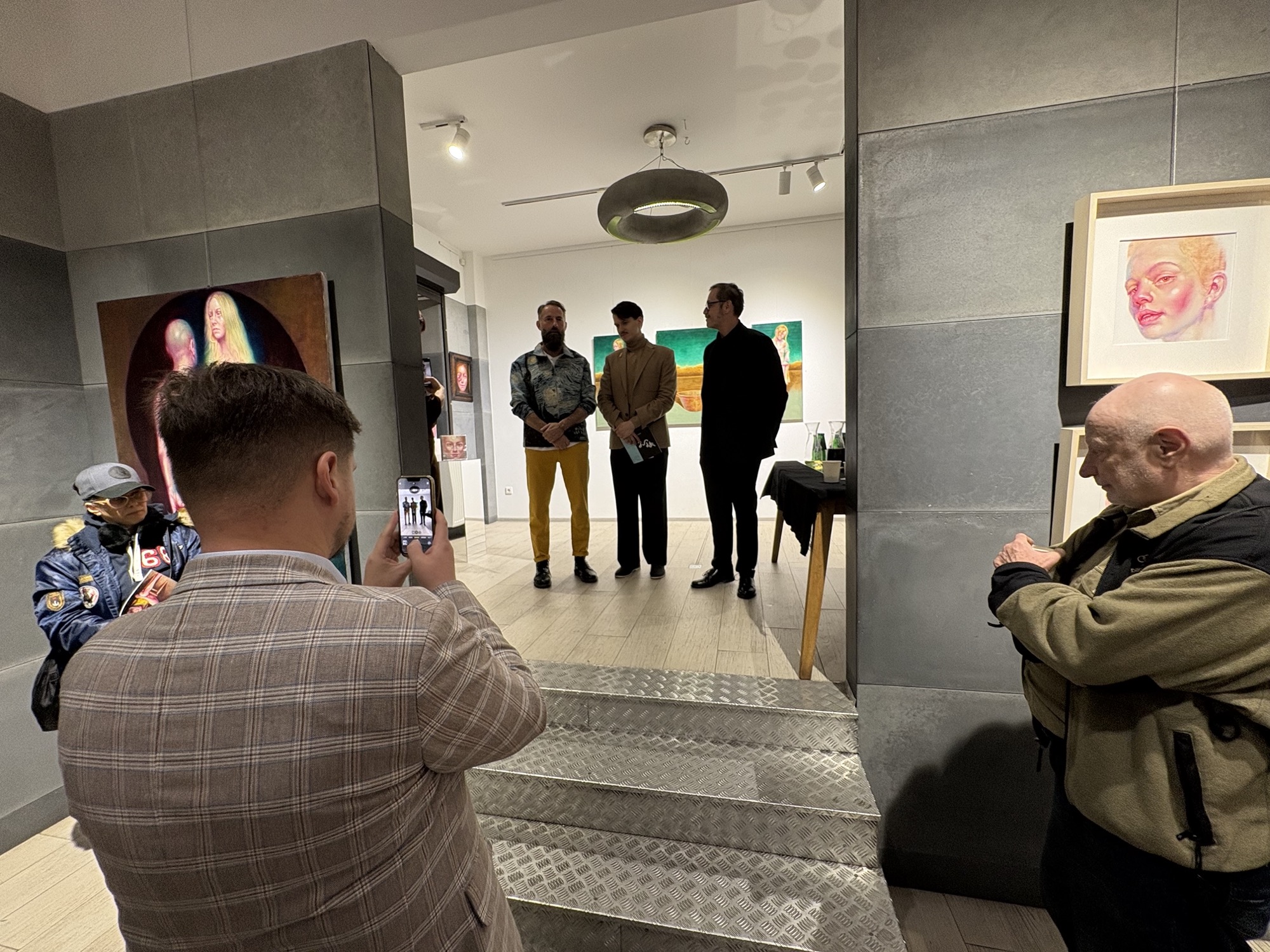 Wernisaż wystawy Sylwestra Stabryły Od pierwszego spojrzenia w Pragalerii